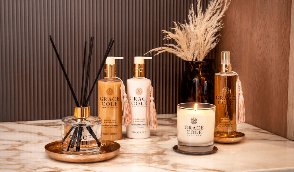 Make Christmas Scent-sational: How To Scent-Scape Your Home - Grace Cole